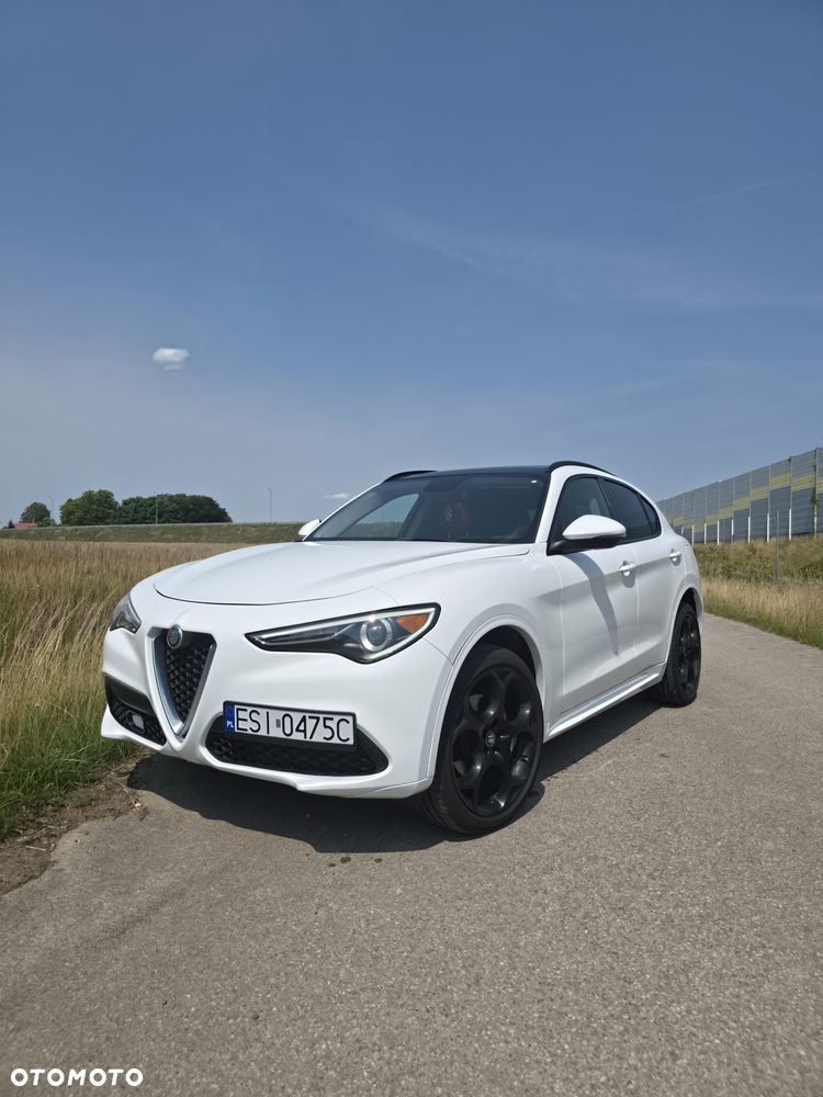Alfa Romeo Stelvio - 1