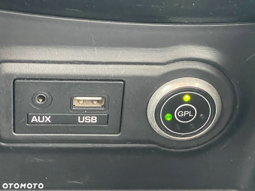 Hyundai ix20 1.4 blue Comfort - 13