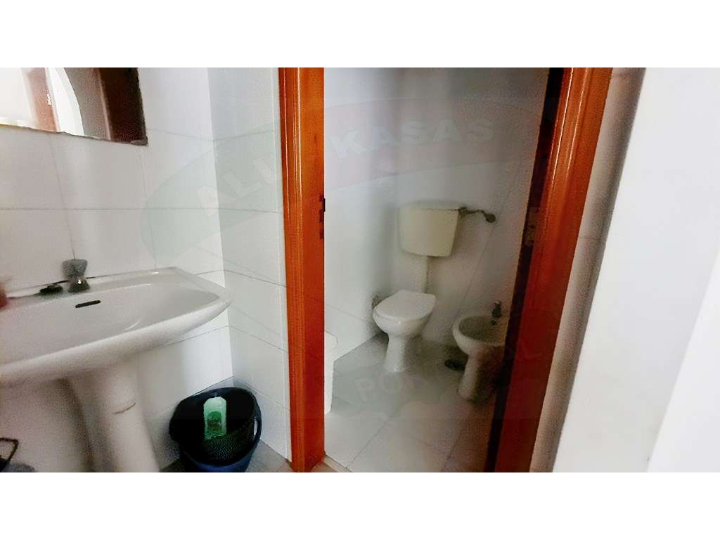 Loja com 150 m², Prédio de 2006, Amadora - Grande imagem: 5/10