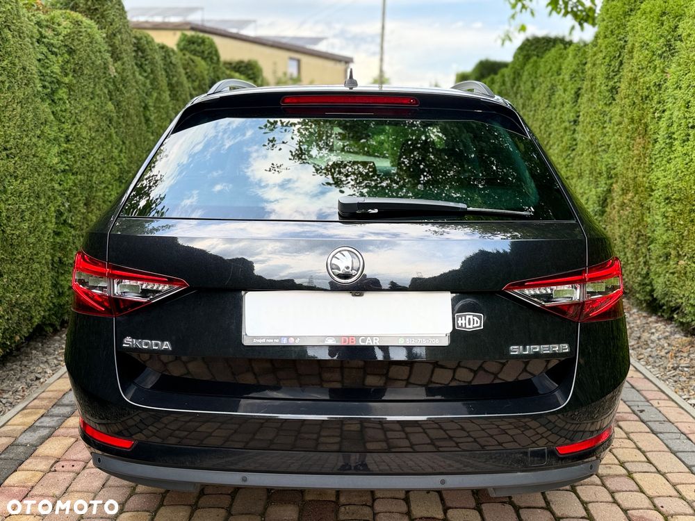 Skoda Superb 2.0 TDI DSG Ambition - 9