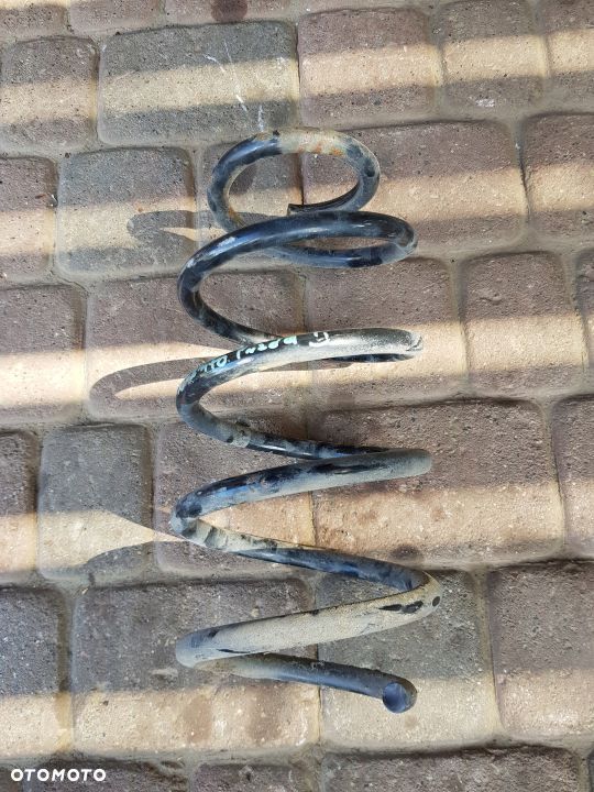 Kia Sorento II Sprężyna Przód - 1