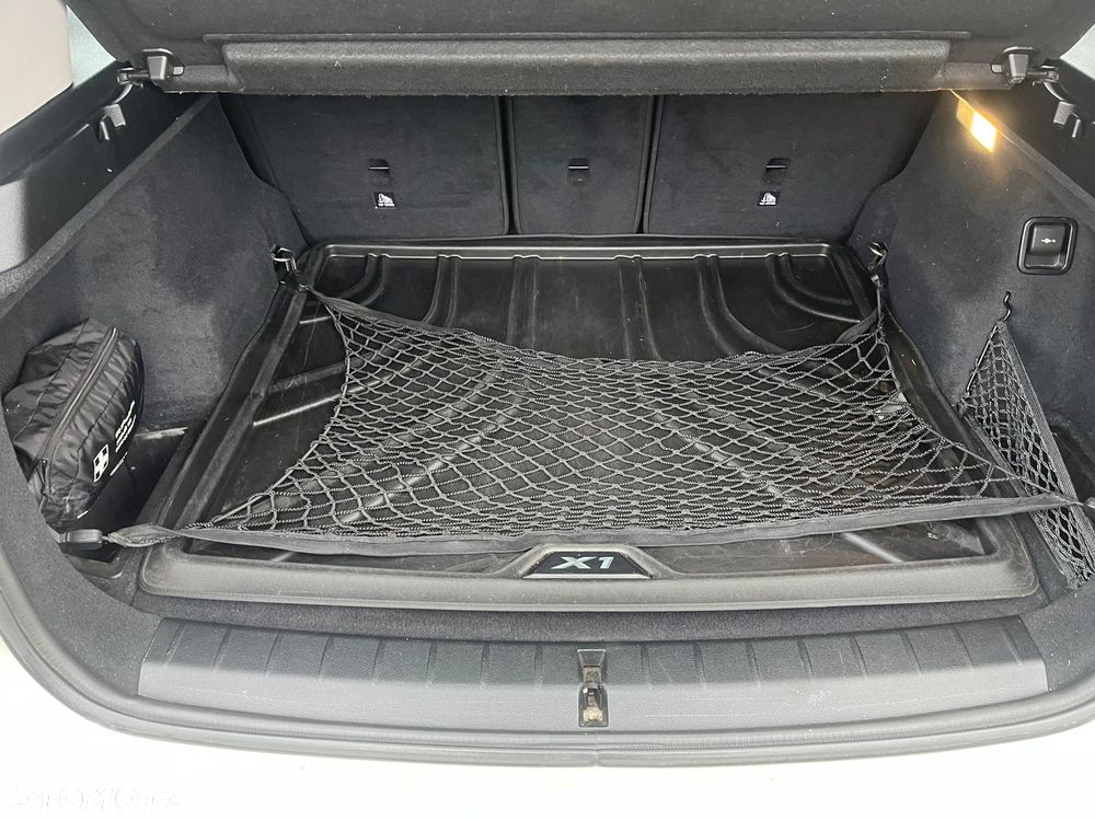 BMW X1 xDrive20i GPF Sport Line sport - 10