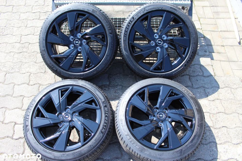 ORYG OPEL ASTRA L 17cali 5x108 ET44 KLEBER 225/45 - 2