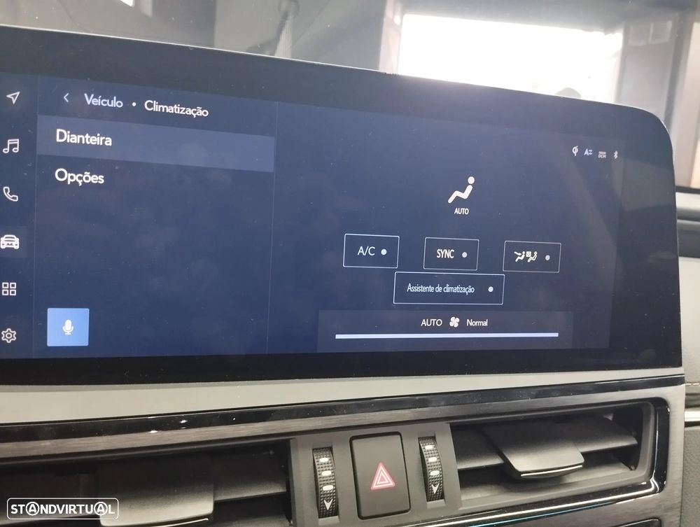 Lexus ES 300h F Sport - 32