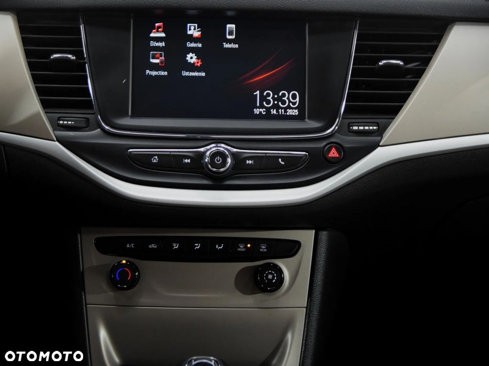 Opel Astra 1.4 T Enjoy S&S - 19