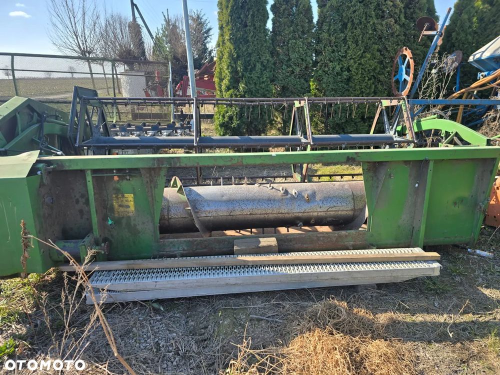 John Deere 1075 - 14