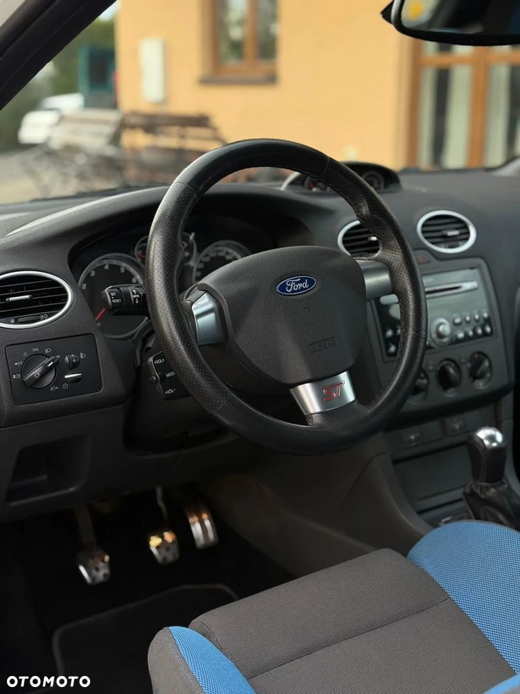 Ford Focus 2.5 ST - 14