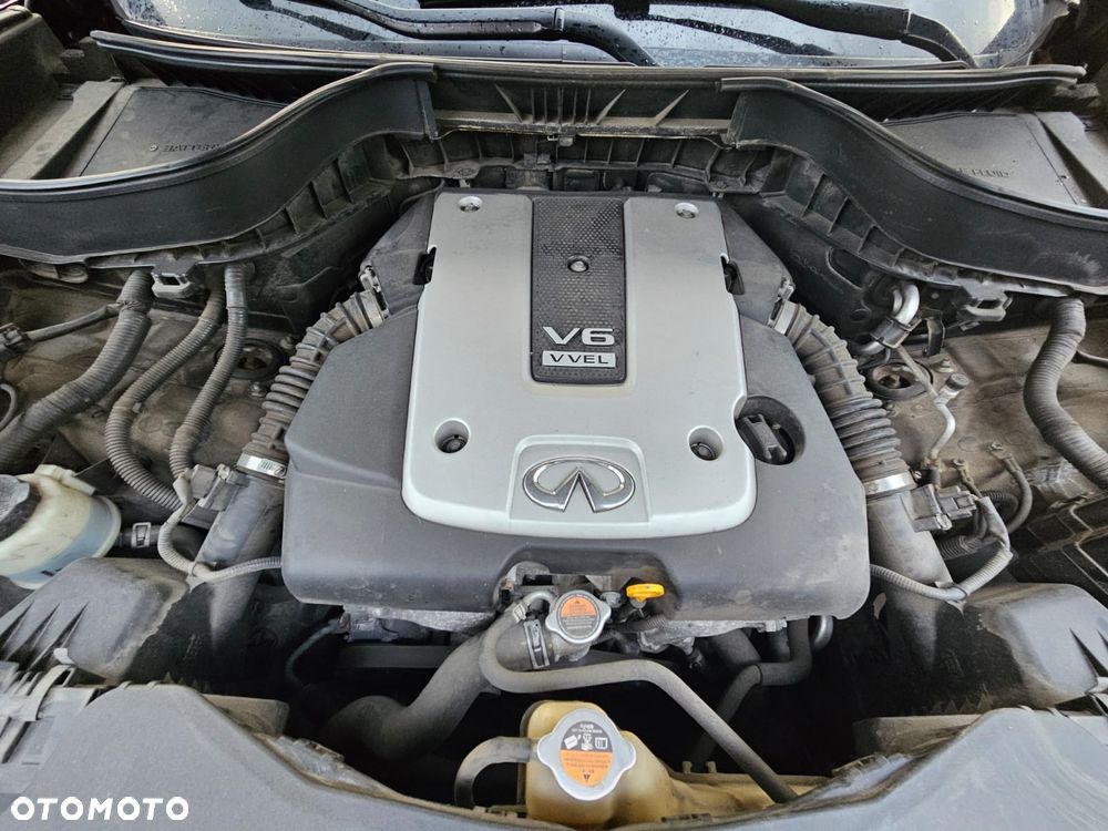 Infiniti QX70 3.7 S - 22