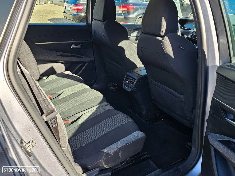 Peugeot 5008 PureTech 130 EAT8 Stop & Start Active Pack - 17