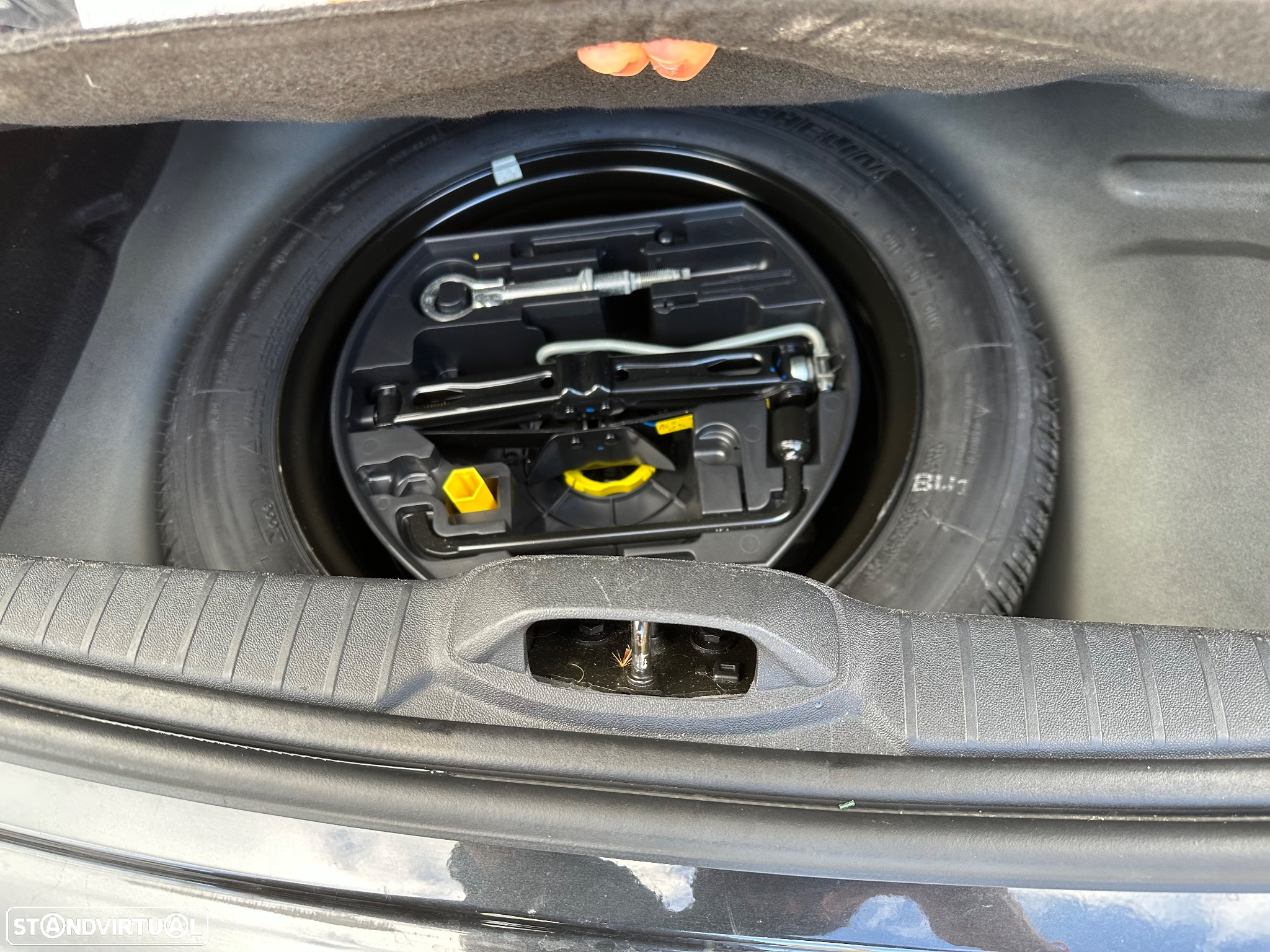 Peugeot 208 1.4 HDi Allure - 5
