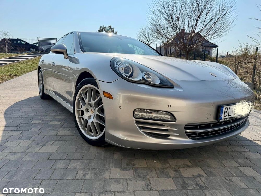 Porsche Panamera - 1