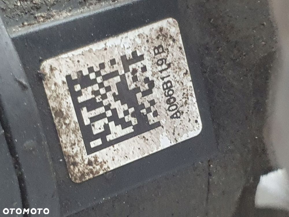 Toyota Corolla XII E21 TYLNY ZACISK HAMULCOWY prawy tył PASAŻERA - 2