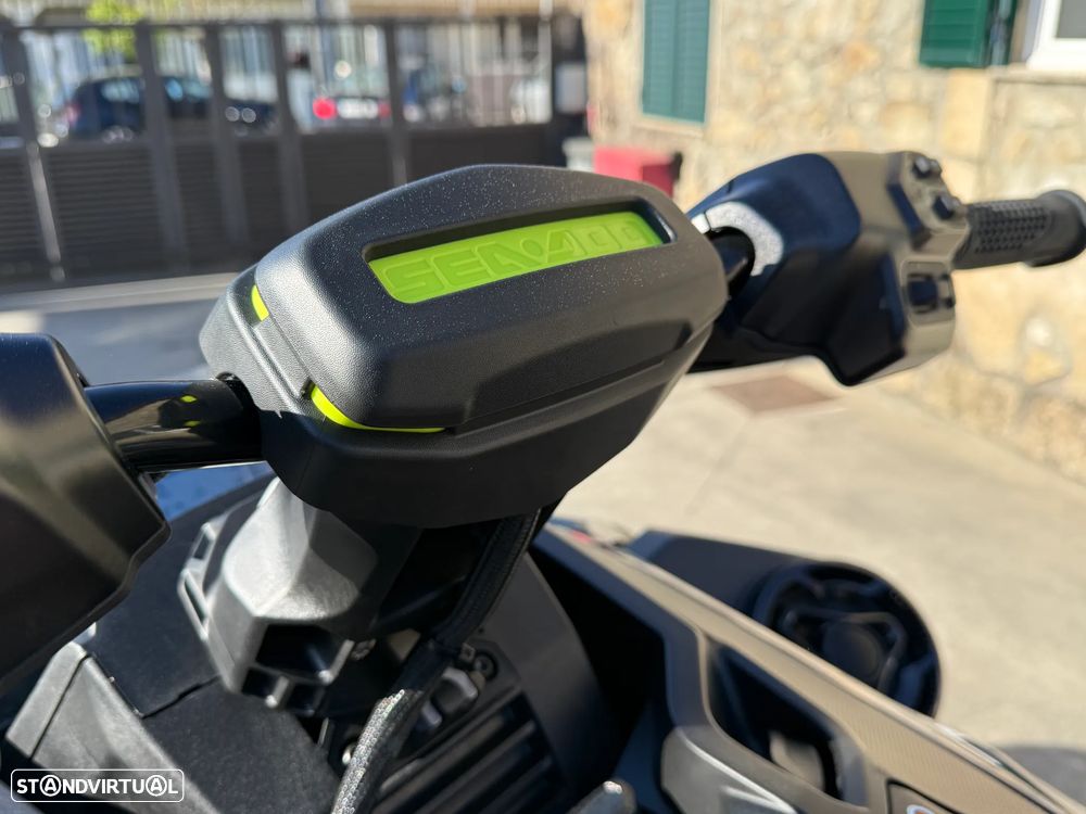Sea-Doo RXT X 325 - 8
