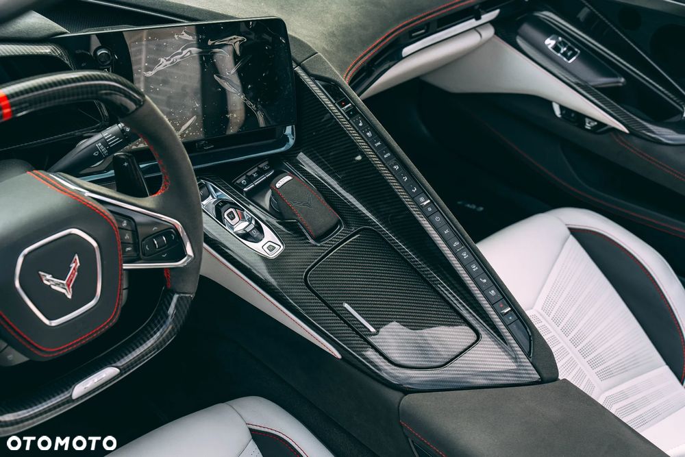 Chevrolet Corvette - 12