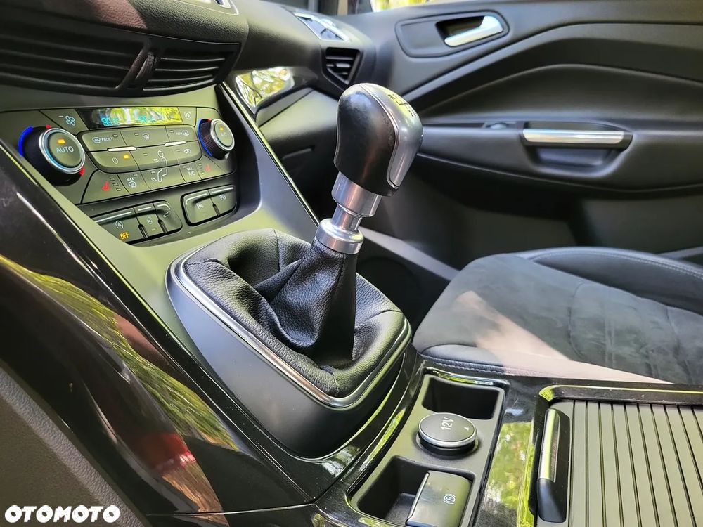 Ford Kuga 1.5 EcoBoost 2x4 ST-Line - 19