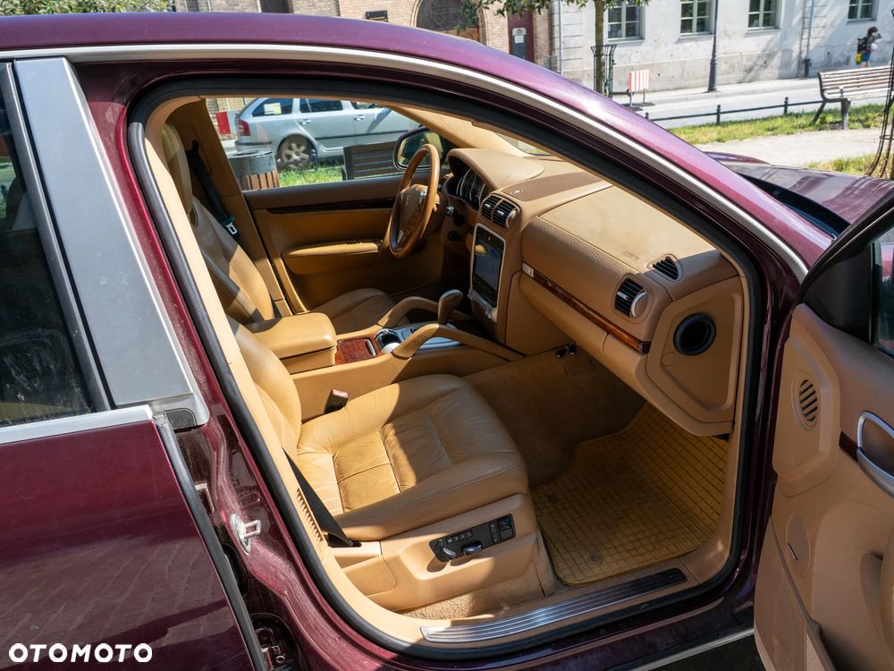 Porsche Cayenne - 13