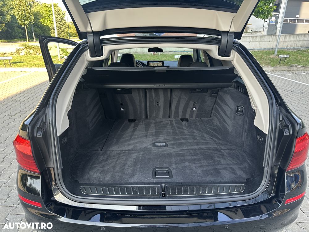 BMW Seria 5 530i xDrive Touring Aut. Sport Line - 24