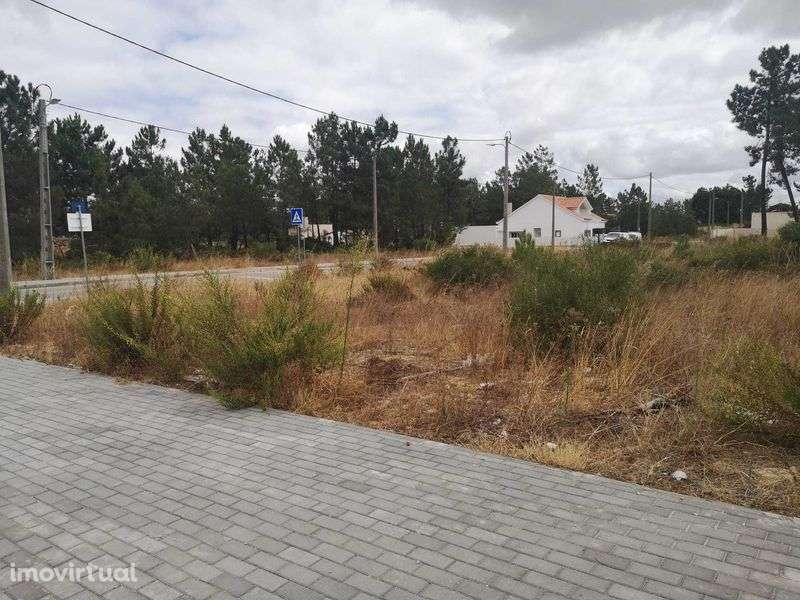 Lote de Terreno Urbano, com 302m2, para construção de moradia - Grande imagem: 2/4