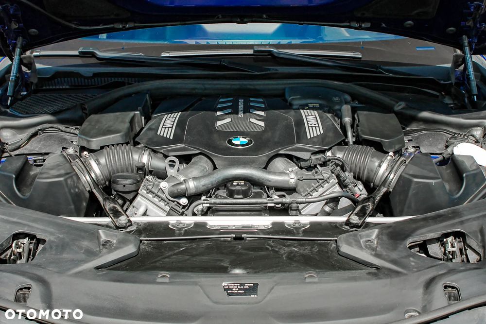BMW Seria 8 - 12