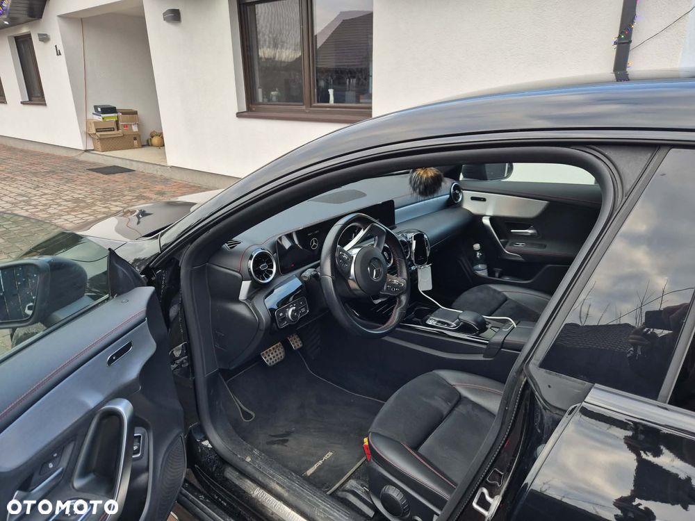 Mercedes-Benz CLA 200 7G-DCT - 7