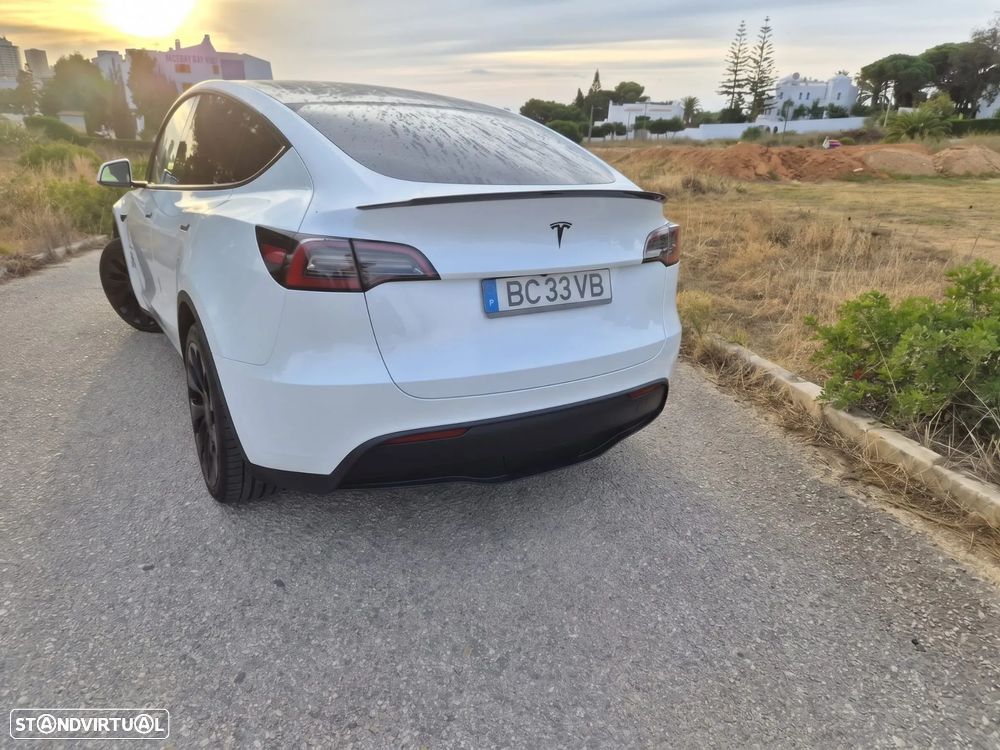 Tesla Model Y 2023 photo 4