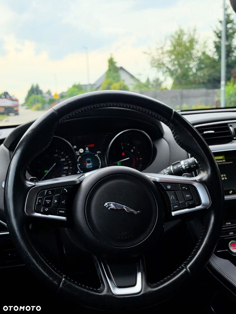 Jaguar F-Pace 20d Prestige - 22