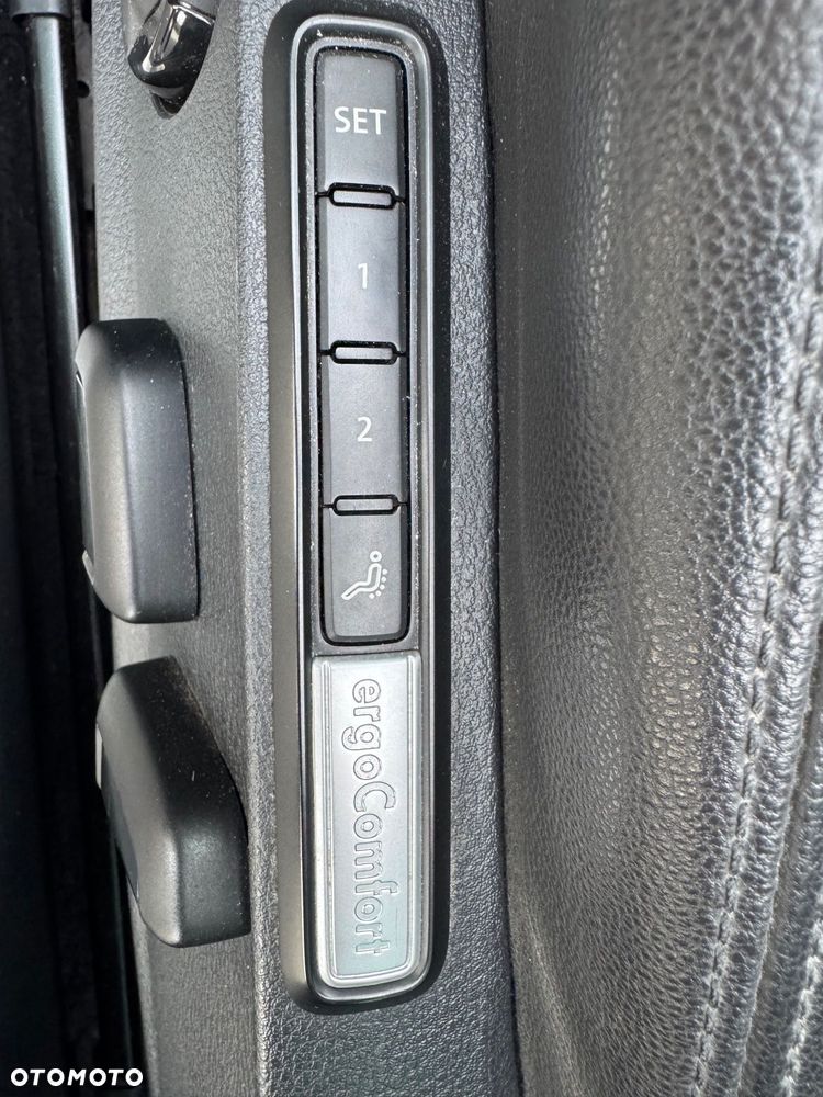 Volkswagen Passat 2.0 TDI SCR DSG Highline - 27