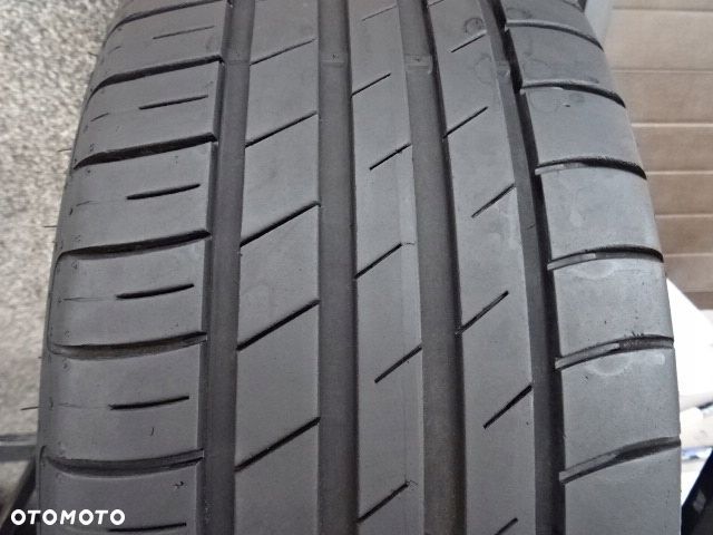 225/55/R17 97W Goodyaer Efficient Grip Performance - 1