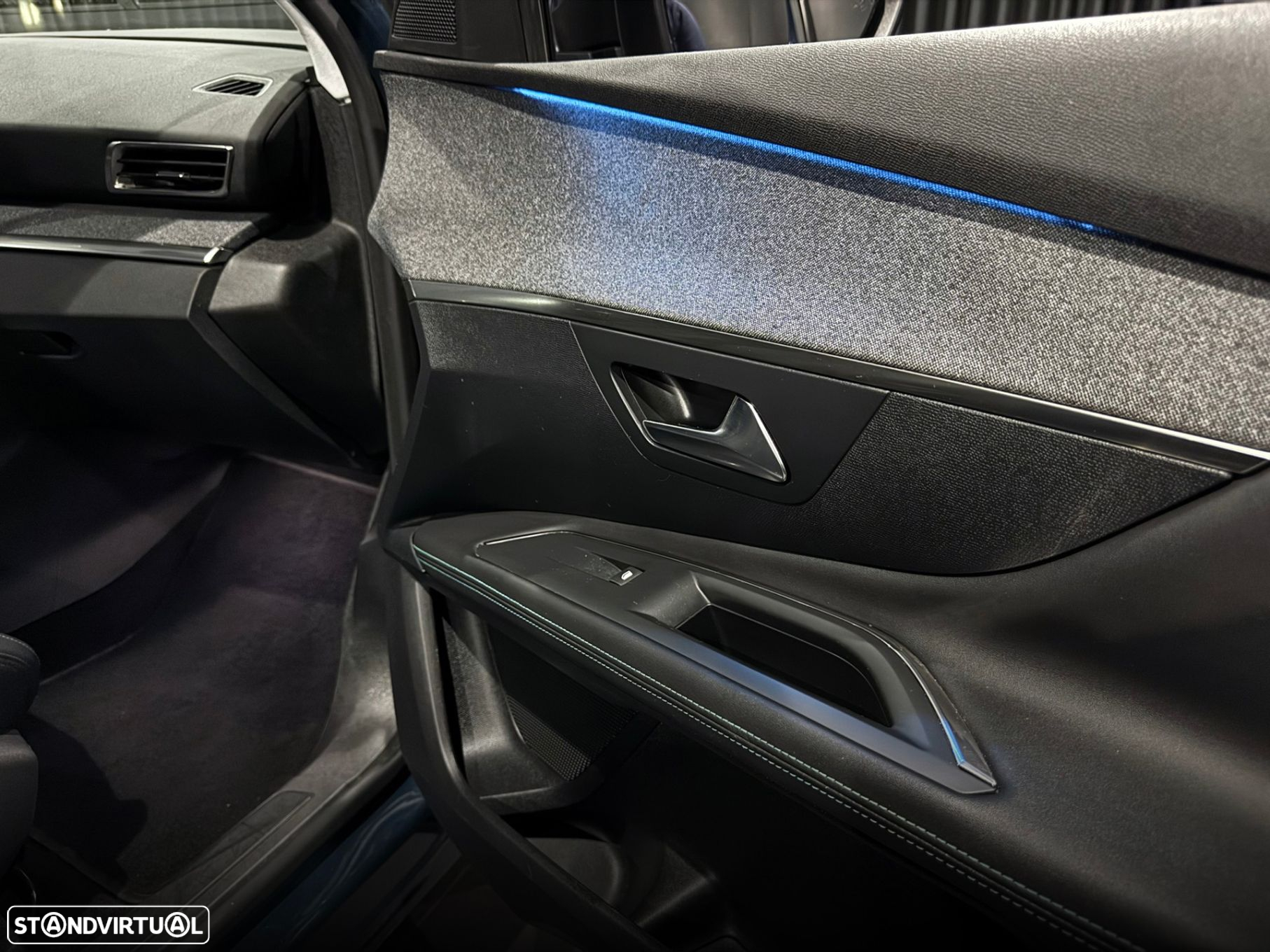 Peugeot 3008 1.5 BlueHDi Allure Pack EAT8 - 37
