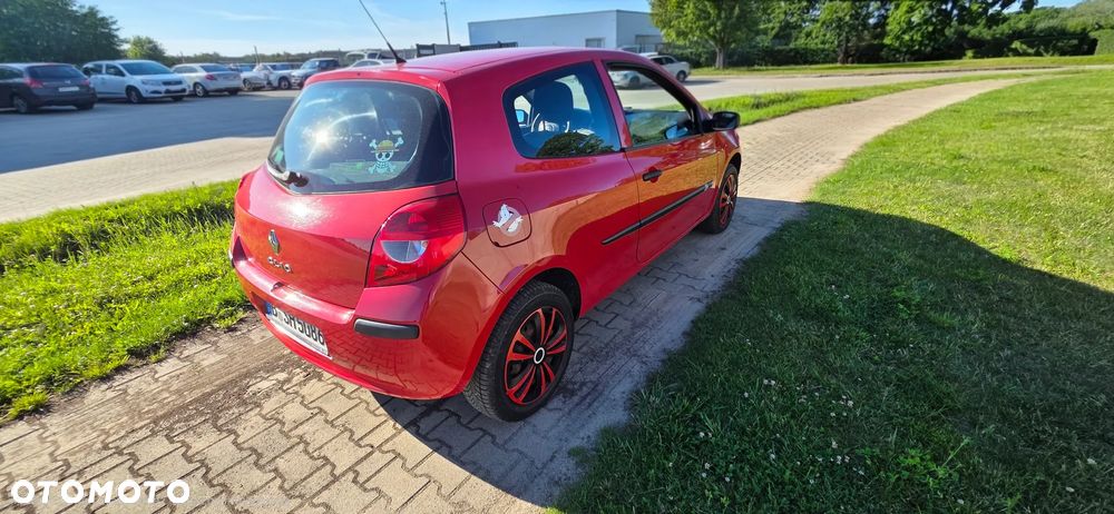 Renault Clio 1.2 16V Authentique - 8