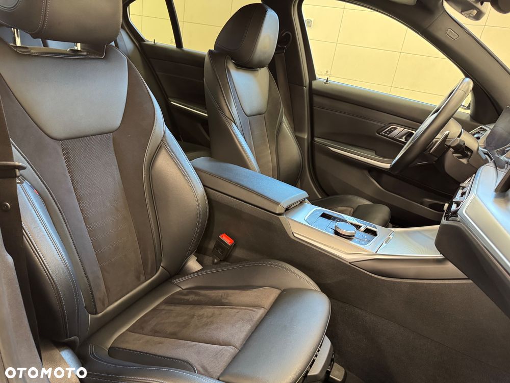 BMW Seria 3 320d xDrive M Sport sport - 14