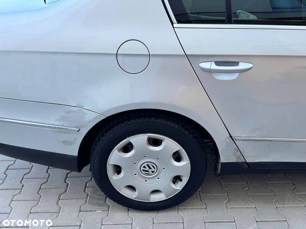 Volkswagen Passat 1.6 FSI Highline - 6