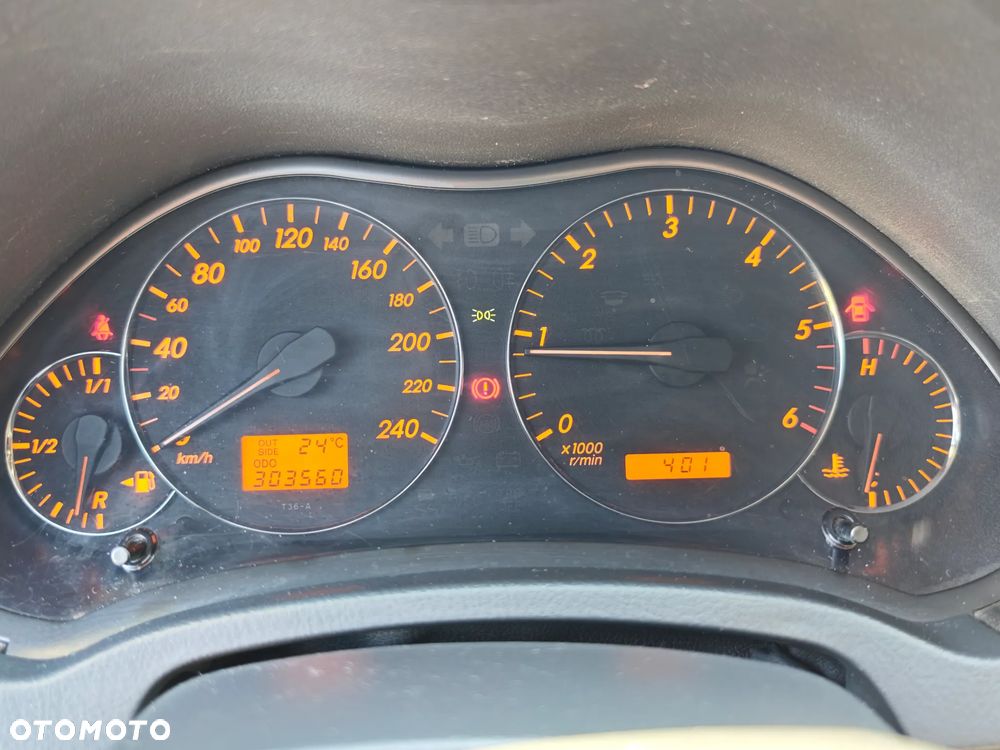 Toyota Avensis 2.0 D-4D - 6