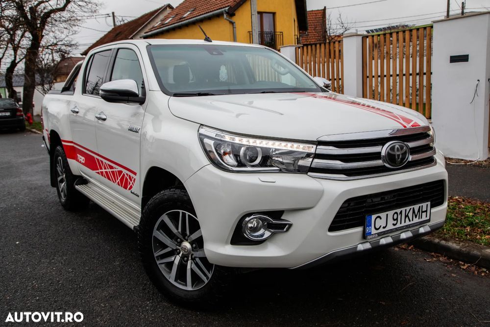 Toyota Hilux 4x4 Double Cab A/T Invincible - 2