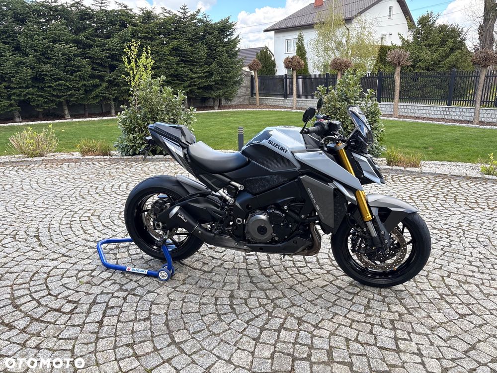 Suzuki GSX - 4