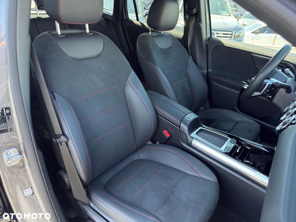 Mercedes-Benz GLA 200 d AMG Line - 30