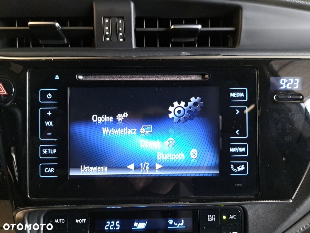 Toyota Auris Hybrid 135 Premium - 25