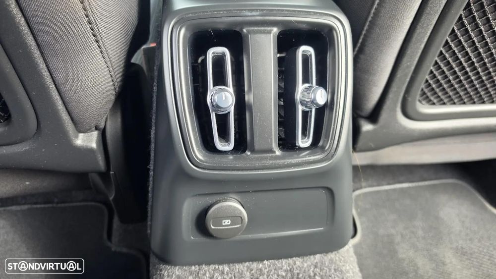 Volvo XC 40 1.5 T5 PHEV Momentum Plus - 24