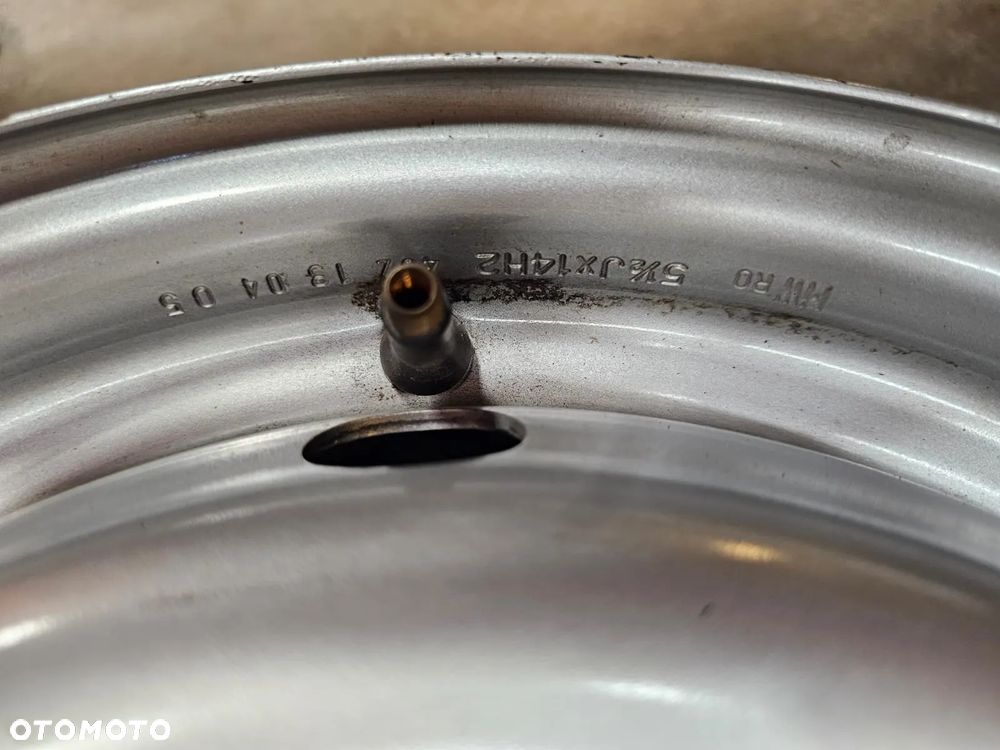 (V19) Felga stalowa 14'' Dacia Logan Spring Renault Megane Clio Thalia Kangoo Modus / 5,5Jx14 ET43 4x100 - 3