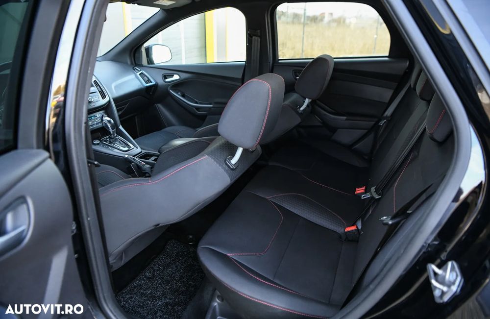 Ford Focus 1.5 TDCi DPF Start-Stopp-System Aut. ST-Line - 13