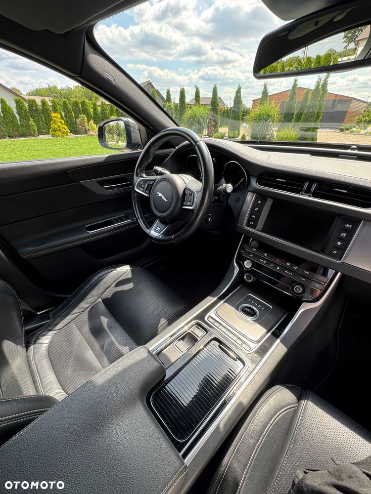 Jaguar XF - 7