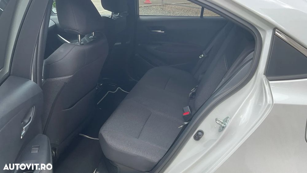 Toyota Corolla 1.8 HSD Dynamic - 12