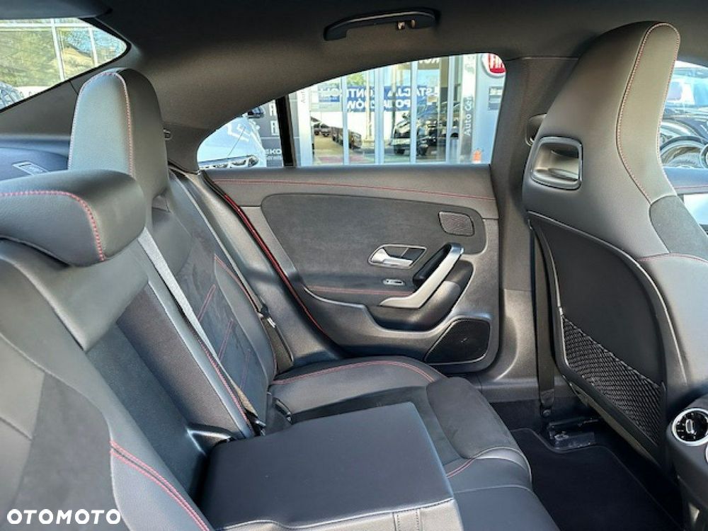 Mercedes-Benz CLA - 27