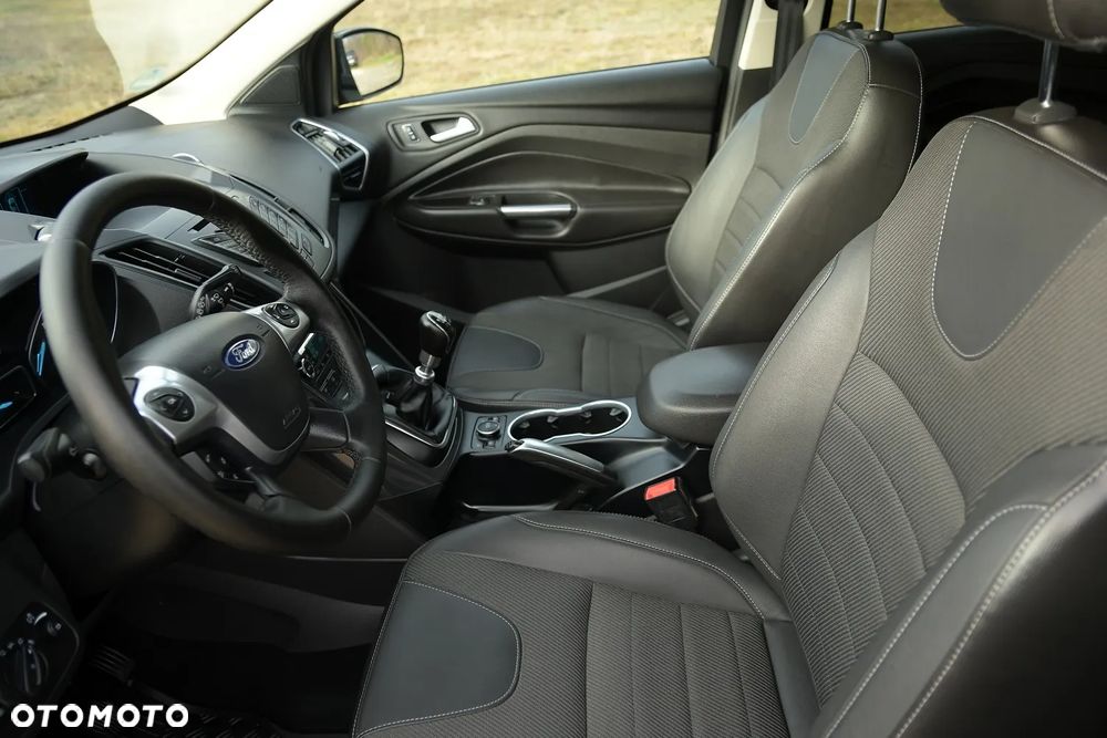 Ford Kuga 2.0 TDCi 4WD Titanium Plus - 25