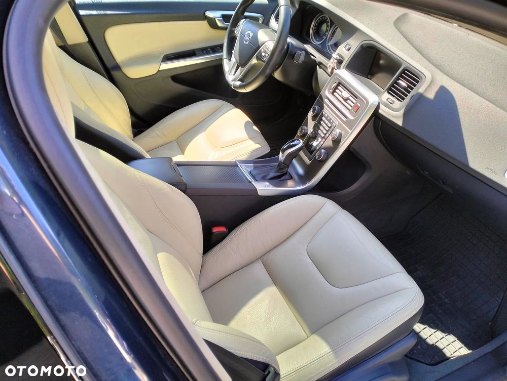 Volvo S60 T6 AWD Geartronic Kinetic - 9