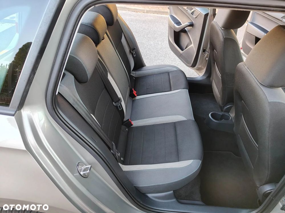 Skoda RAPID 1.6 TDI (Green tec) Joy - 16
