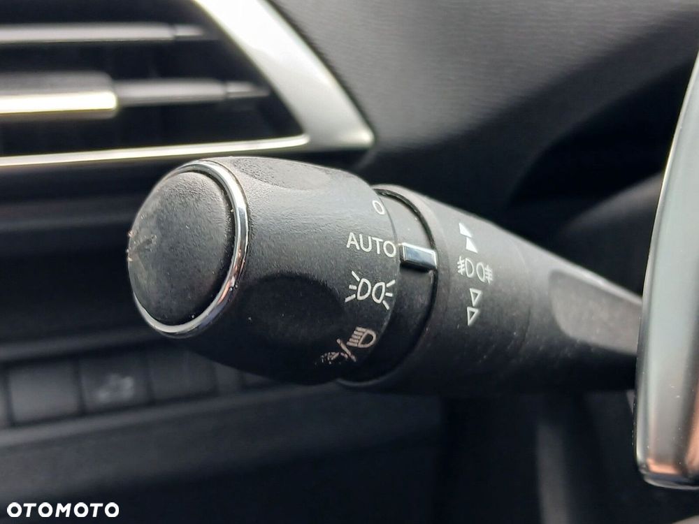 Peugeot 5008 1.6 THP Allure S&S EAT6 - 24