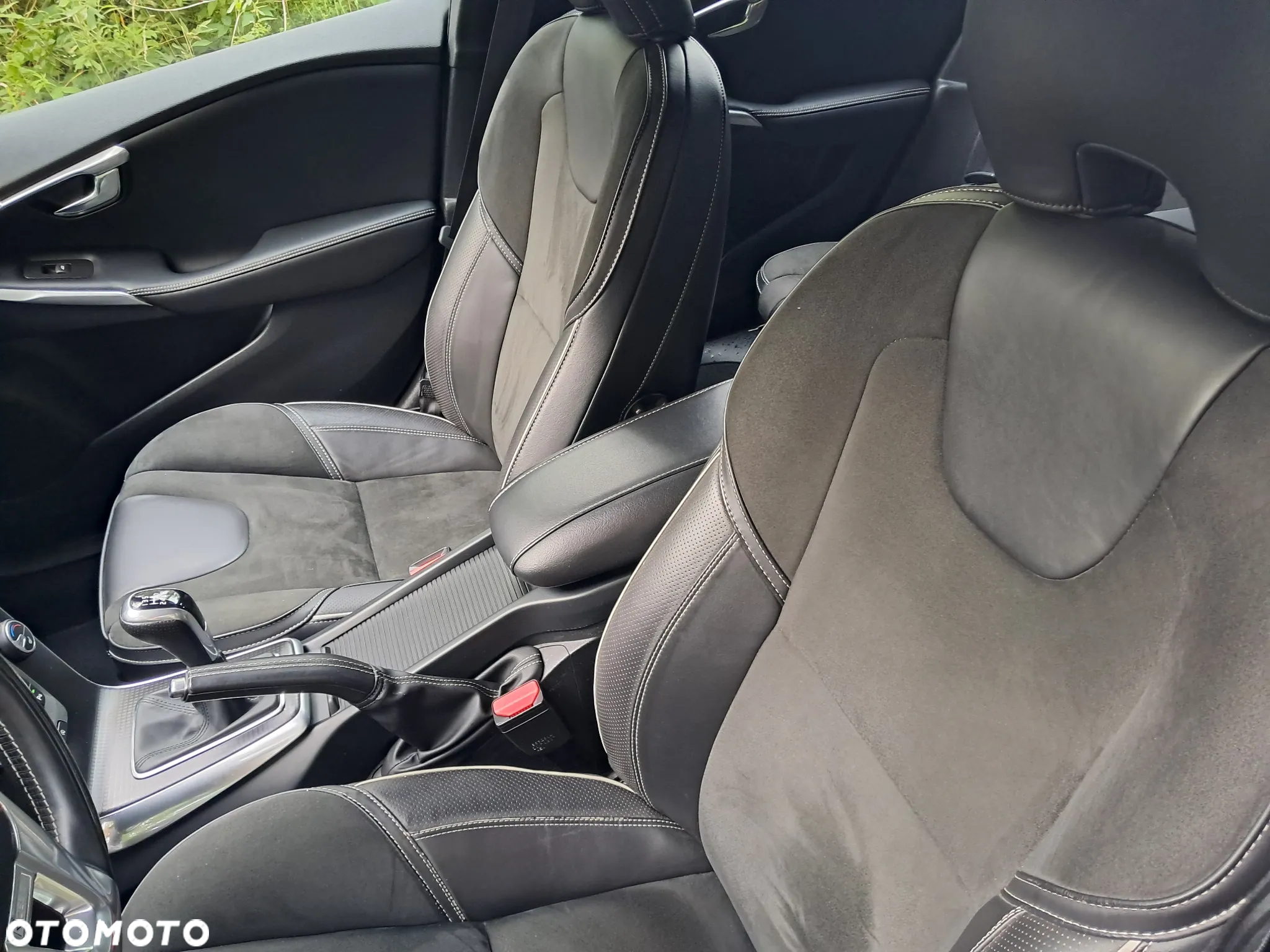 Volvo V40 T2 Drive-E R-Design Momentum - 10