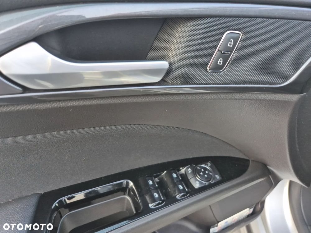 Ford Mondeo 2.0 EcoBlue Titanium - 13