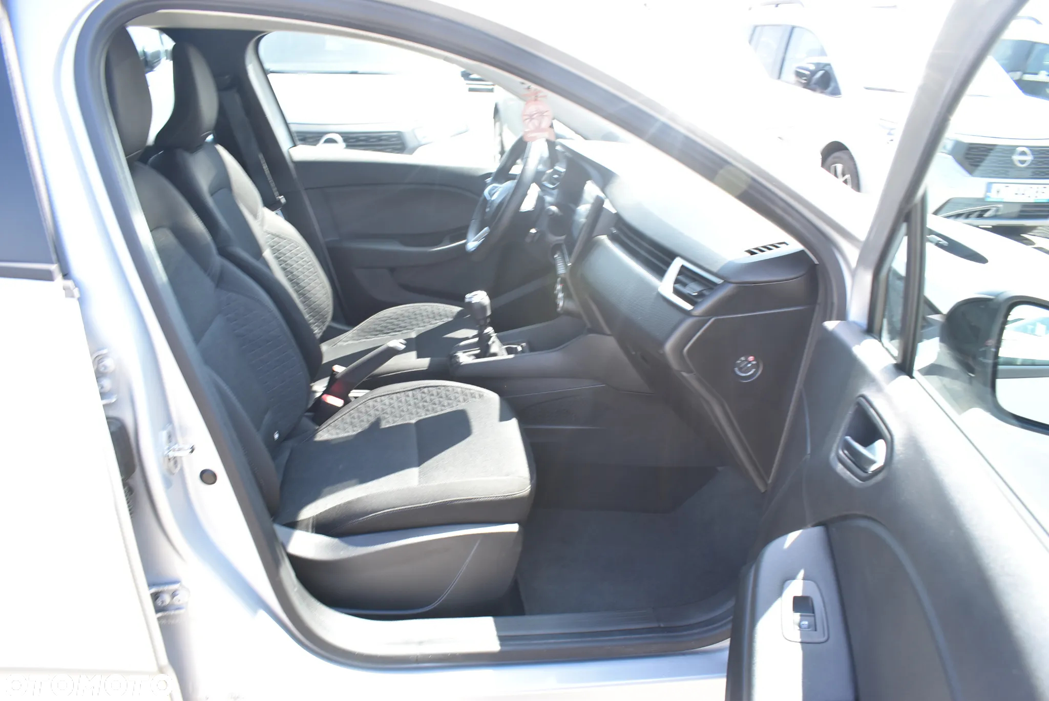 Renault Clio 1.0 TCe Equilibre - 17